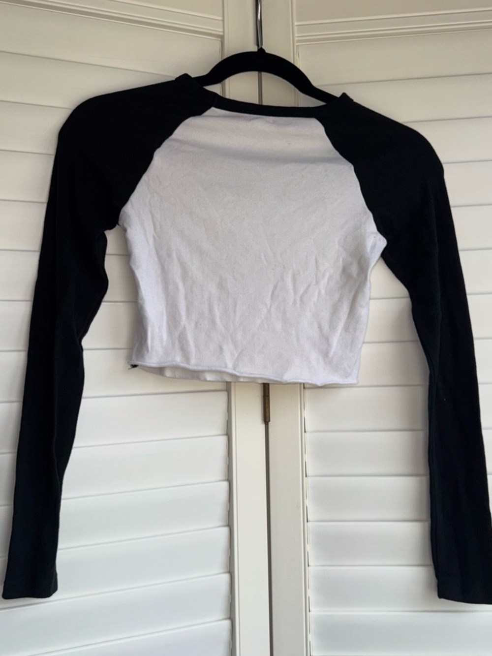 Garage Black & White Cropped Raglan Long-Sleeve Top
